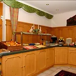 Zum Gruenen Tor Hotel