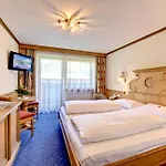 Zum Gruenen Tor Hotel Tux