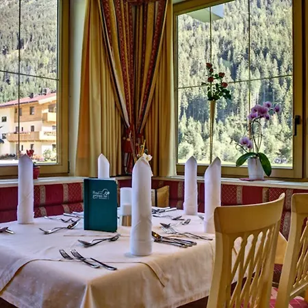 Zum Gruenen Tor Hotel 3*