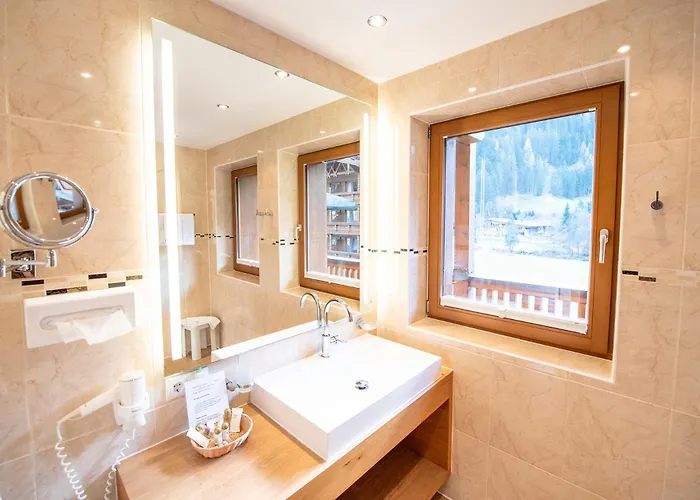 Hotel Zum Gruenen Tor Tux