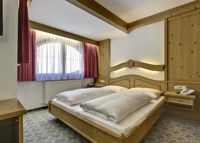 Zum Grünen Tor Hotel Tux