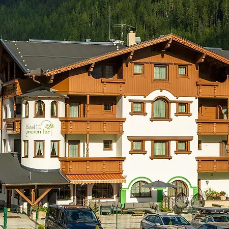 Отель Zum Gruenen Tor Тукс