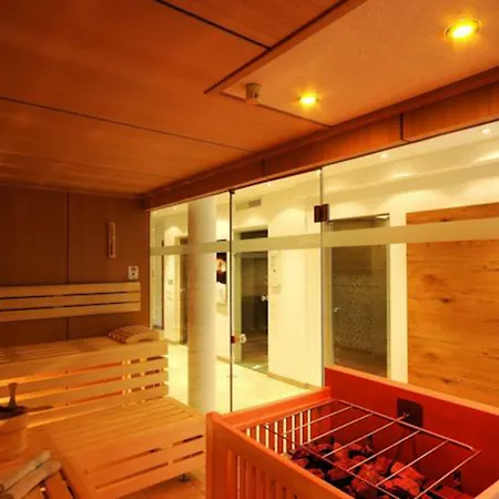 Отель Zum Gruenen Tor Тукс