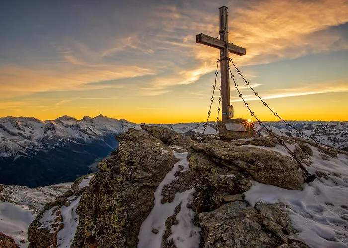 מלון Zum Gruenen Tor 3*